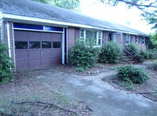 3919 Glen Oak Dr, Winston Salem, NC 27105