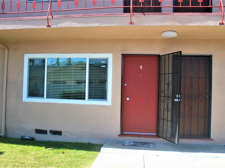 15430 Hawthorne Blvd — Photo 2