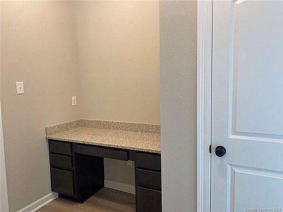 5th image of 1829 Park Place Dr