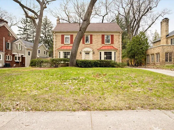 1705 Pontiac Rd SE, East Grand Rapids, MI 49506