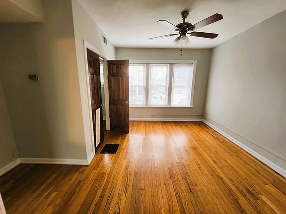 2nd image of 1500 W Rosemont Ave #3