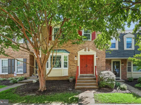 8217 Clifton Farm Ct, Alexandria, VA 22306