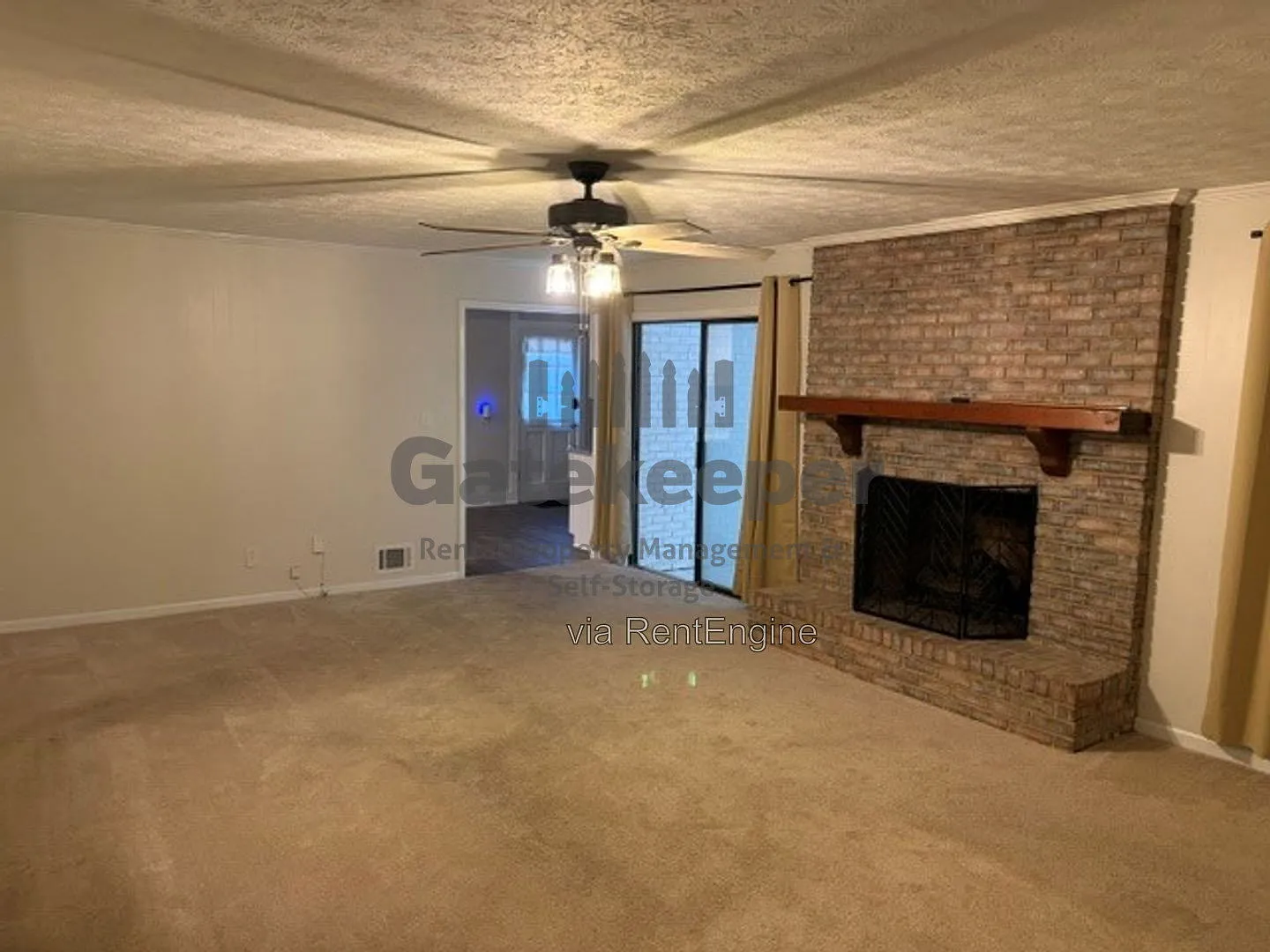 3 bed, 2.0 bath, 2145 sqft, $2,295 — Photo 4