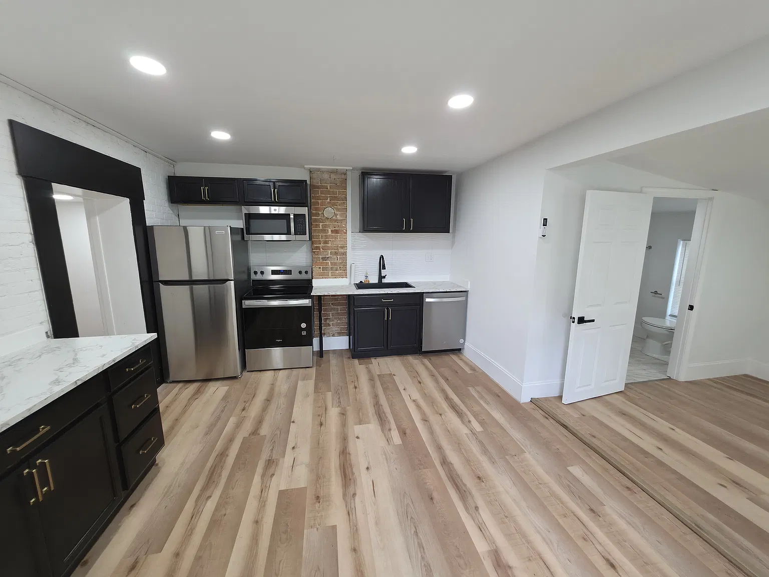 209 E Martin St — Photo 4