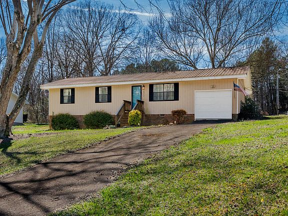 2nd image of 2311 Saunders Rd