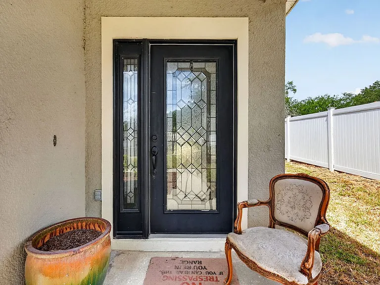 1421 Kellogg Dr — Photo 2