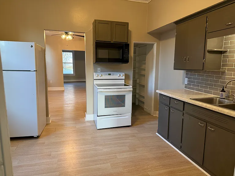 262 Fond Du Lac Ave #1 — Photo 2