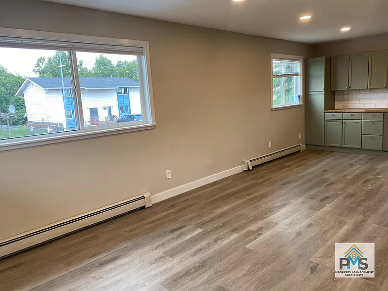4516 E 8th Ave #1 — Photo 3