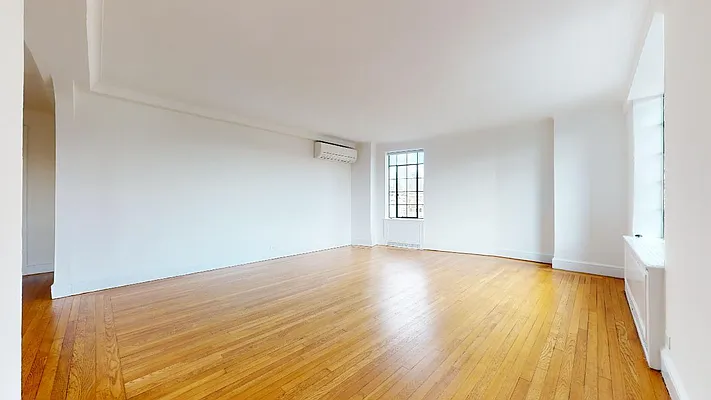 Rented by Bond New York | media 33