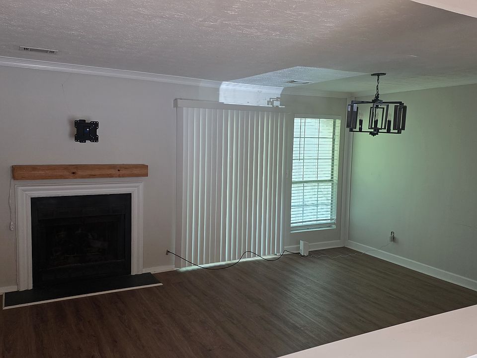 1st image of 3562 Kennesaw Station Dr NW