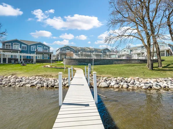 179 E Broadway St #C3, Arnolds Park, IA 51331