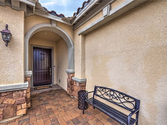 2nd image of 2547 Ballatore St