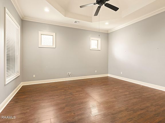 5th image of 105 Clint Ln