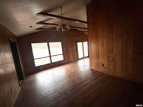 5th image of 1422 N Pierce St
