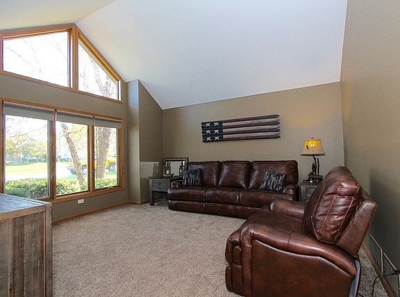 3rd image of 21376 Bramble Dr