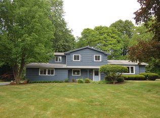 127 Wedgewood Dr, Penfield, NY 14526