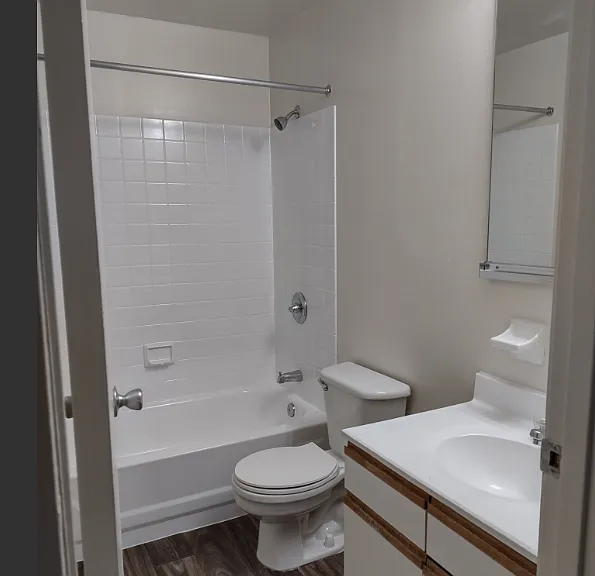 Marlboro Classic Apt & Redwood Square — Photo 74
