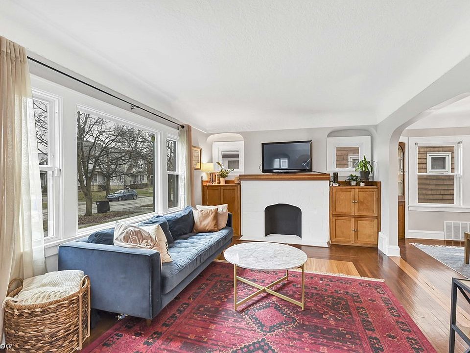 3929 W 157th St, Cleveland, OH 44111 Zillow