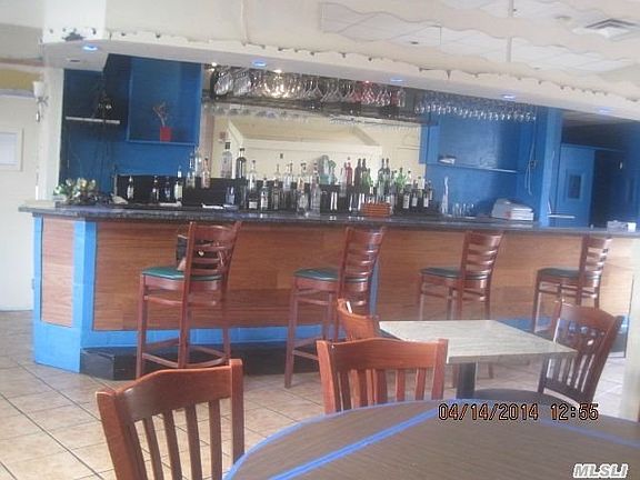 4th image of 95 Manorhaven Blvd