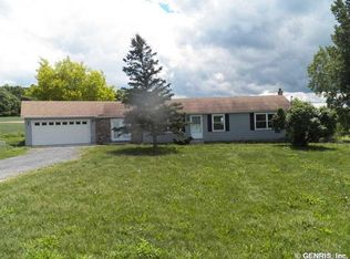 5589 Rossier Rd, Canandaigua, NY 14424