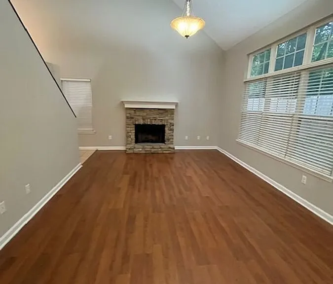 913 Gerardi Rd — Photo 3