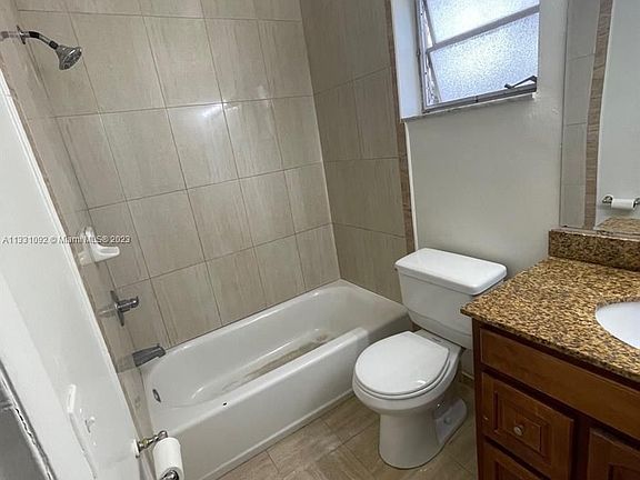 5th image of 900 Tallwood Ave APT 204