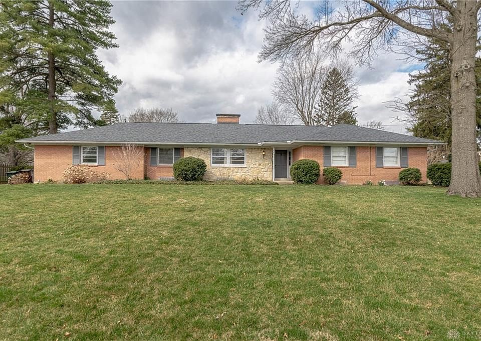 1st image of 237 Sanderson Dr