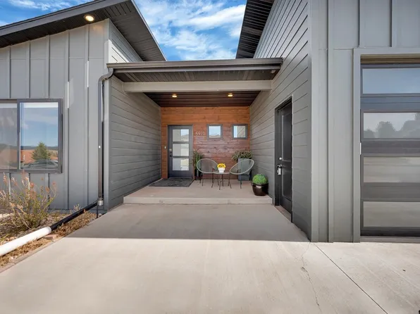5910 Cloud Peak Dr, Rapid City, SD 57702