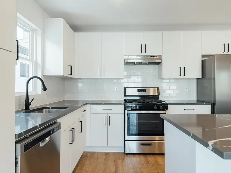 746 Seaport Dr #2 — Photo 16