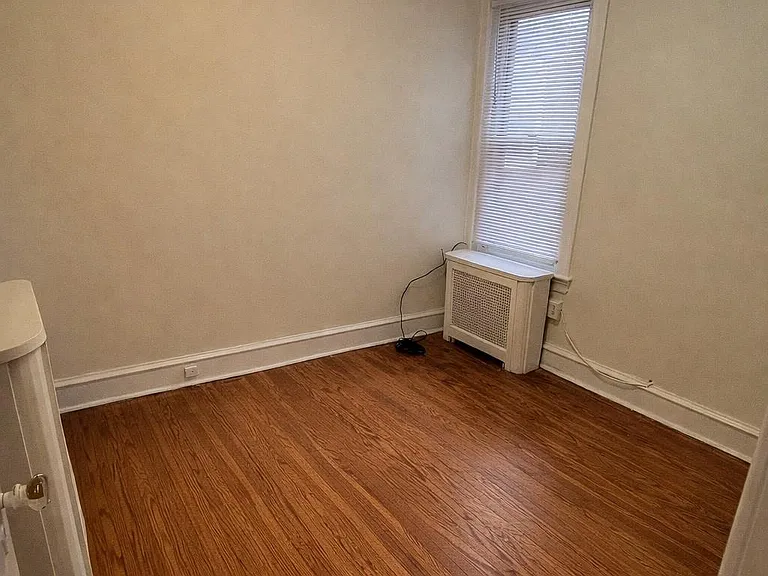 652 Jamestown St — Photo 9