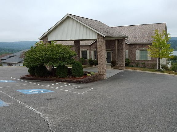 5th image of 881 Crescent Dr