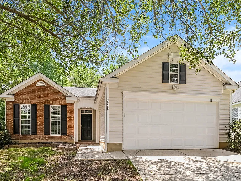 9928 Peppermint Ln — Photo 1