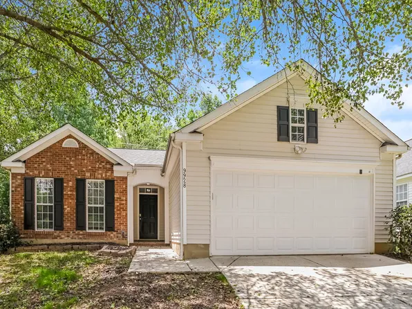 9928 Peppermint Ln, Charlotte, NC 28215