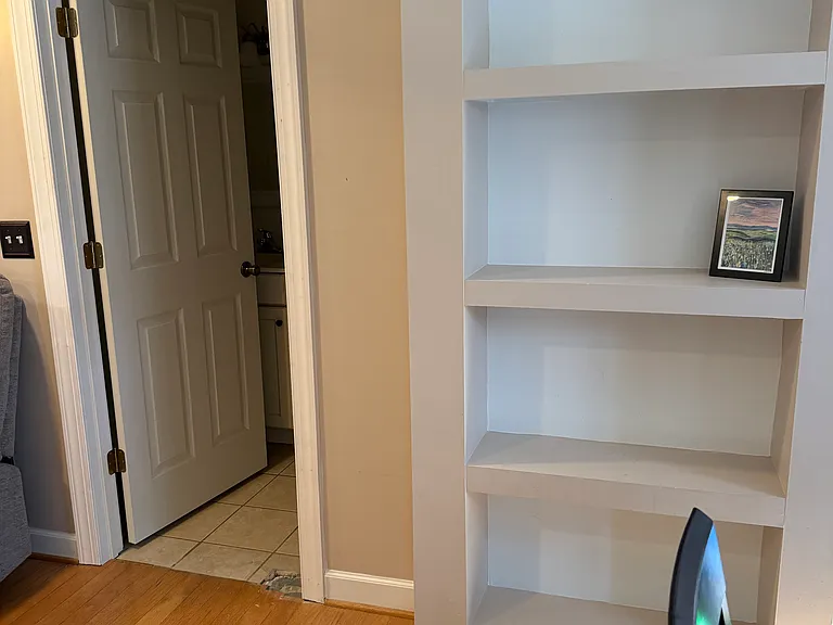 557 Half Moon Ct #1 — Photo 4