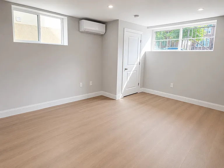 77 Alberta Ave — Photo 3