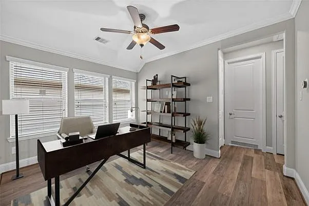51 Banbury Ct — Photo 32