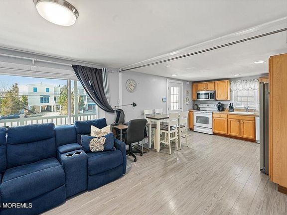 3rd image of 273 N 12th St Floor 2