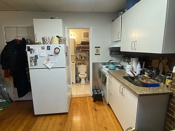 2nd image of 13 Symphony Rd APT 7