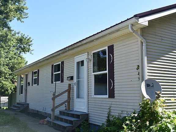 2nd image of 142 Fair St