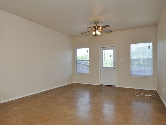 4th image of 10611 Mathom Landing