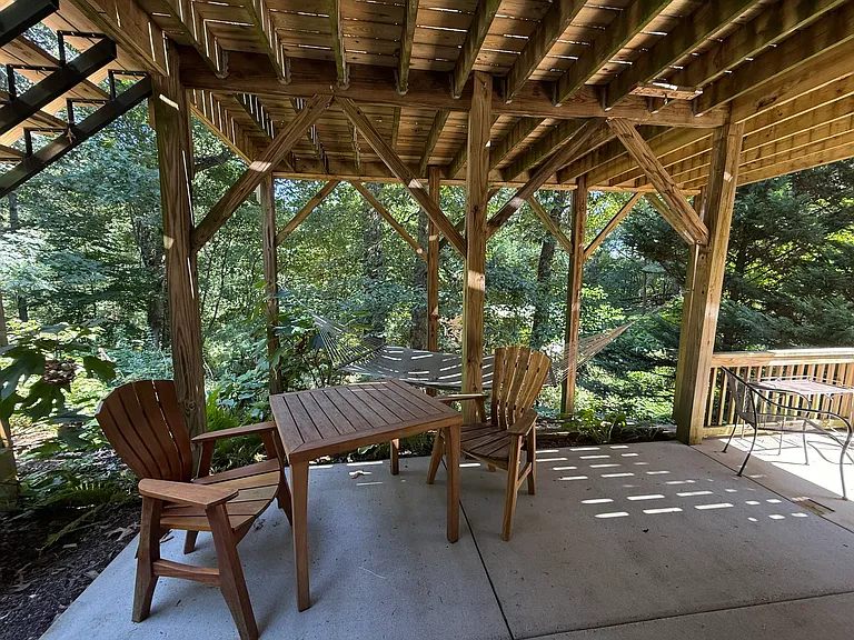 386 Riverview Dr — Photo 15