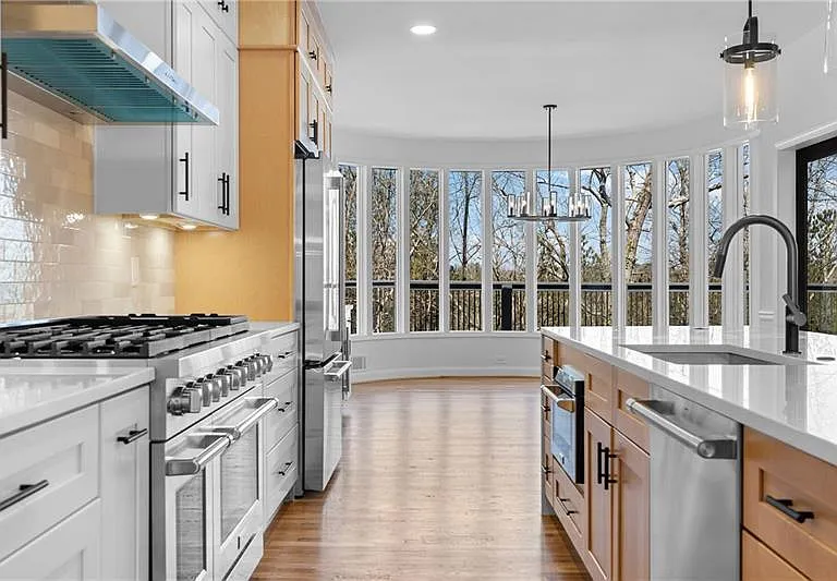 350 Kelson Dr — Photo 12
