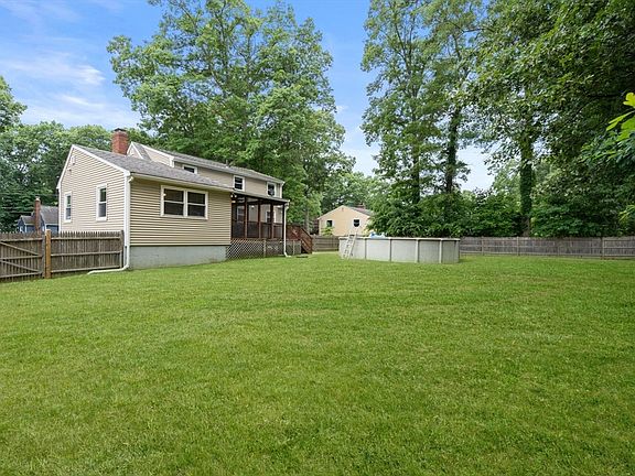 4th image of 9 Laurel Ln