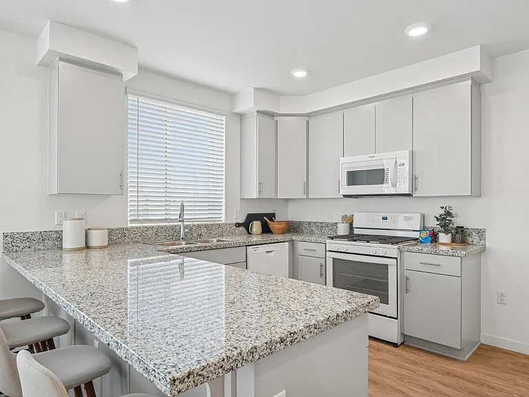 Altitude Apartments — Photo 15