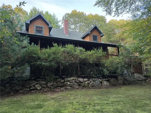 917 Tarkiln Rd, Burrillville, RI 02830