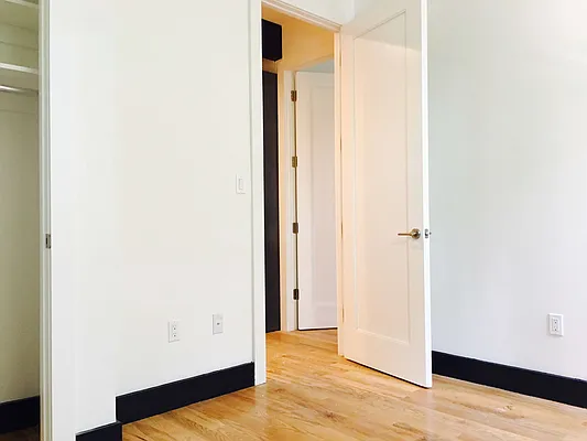 Rented by Nooklyn NYC LLC | media 22