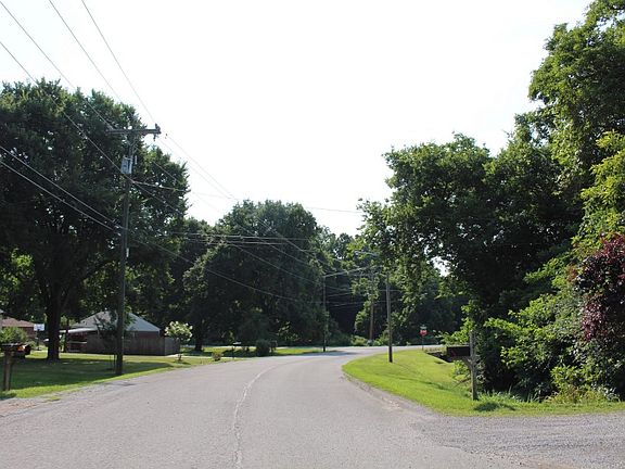4th image of 2928 Twin Lawn Dr