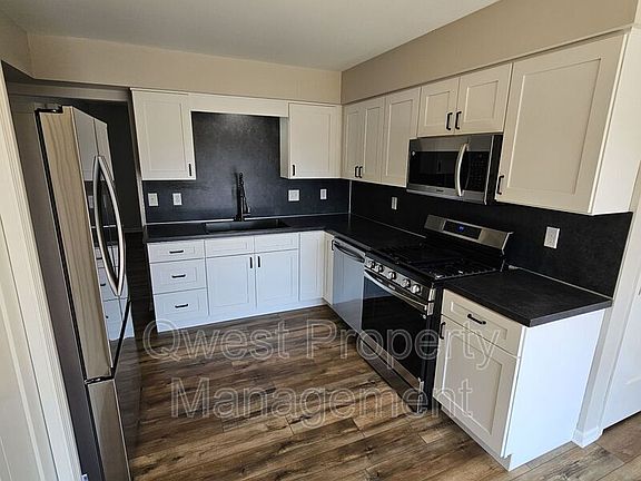 2nd image of 2260 Leonard St NE
