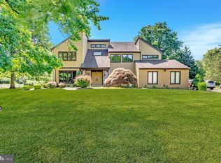 9 Victoria Pl, West Windsor, NJ 08550