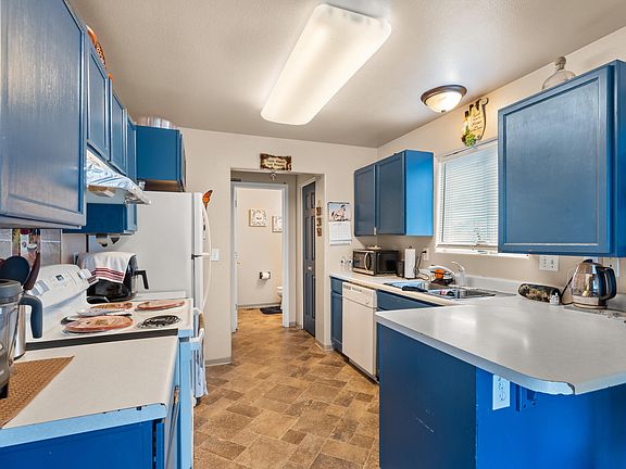 5th image of 307 W Clark St